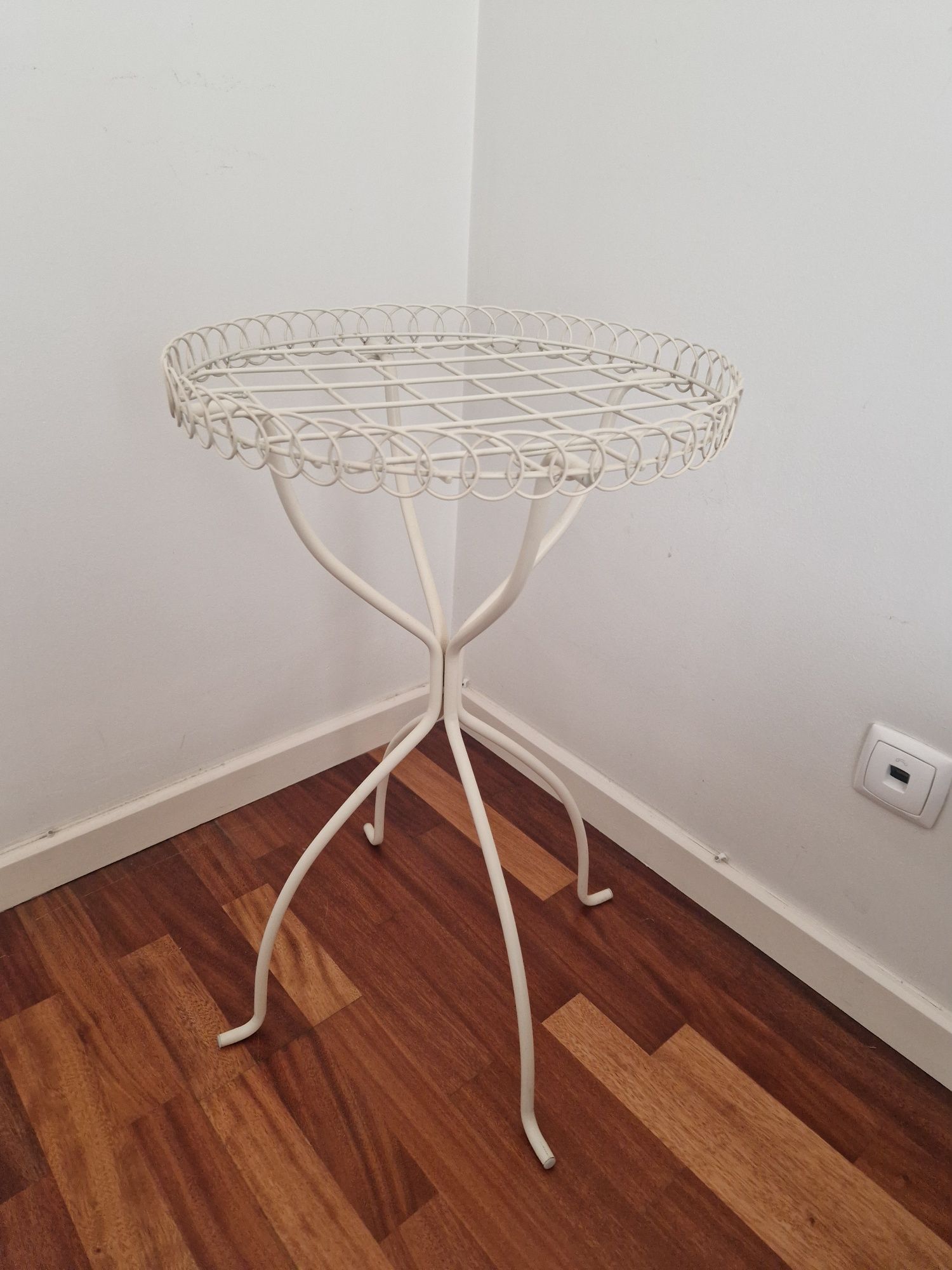 2 mesas de cabeceira/apoio IKEA