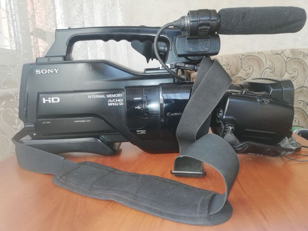 Відеокамера Sony HXR-MC 1500