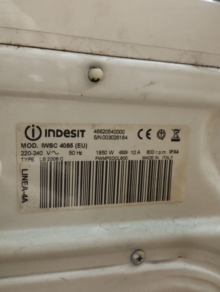 Пралка Indesit б/в, робоча, але дуже гучна