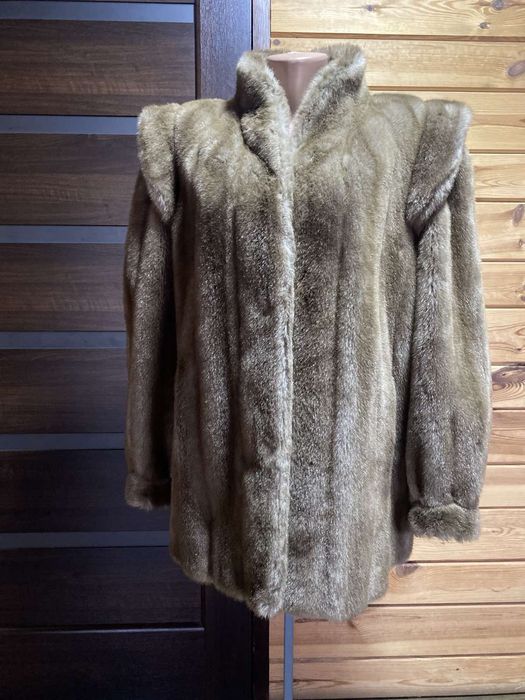 Шубка зі штучного хутра