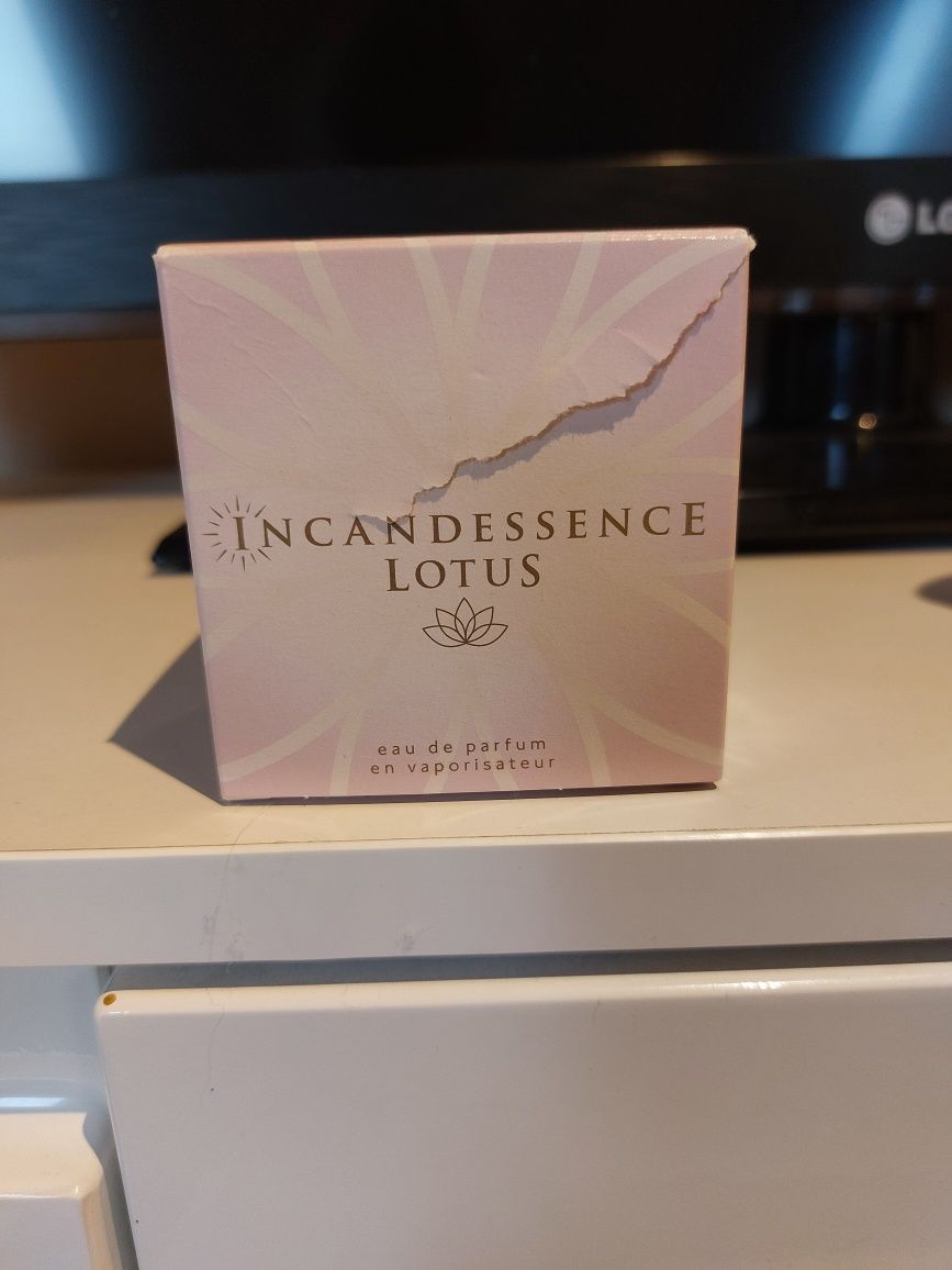Perfuma Avon Incandessence Lotus 
Avon Incandessence Lotus Woda Perfum