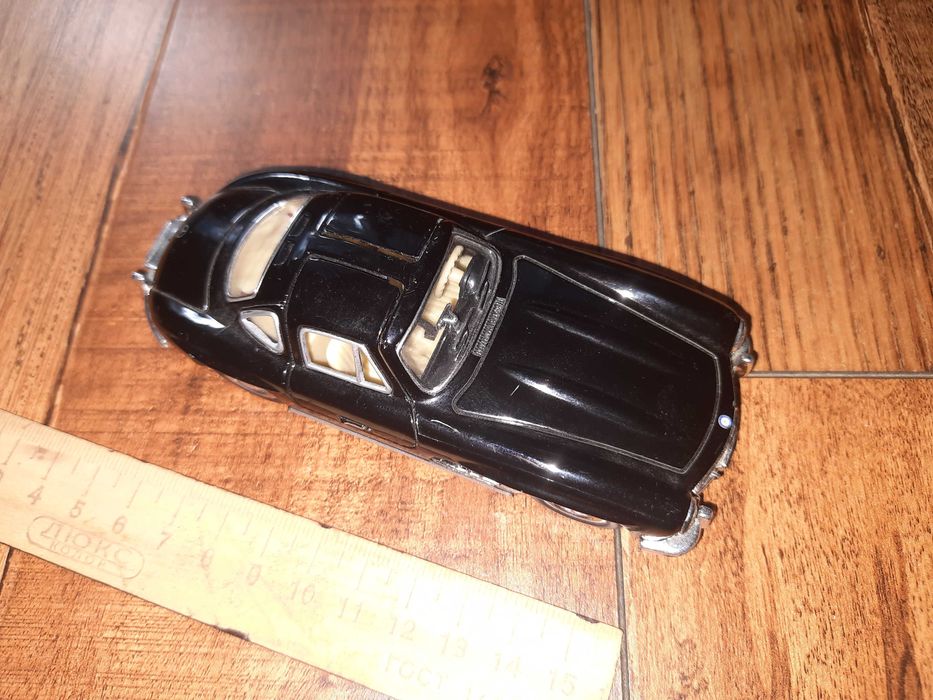 Модель автомобиля Mercedes Benz