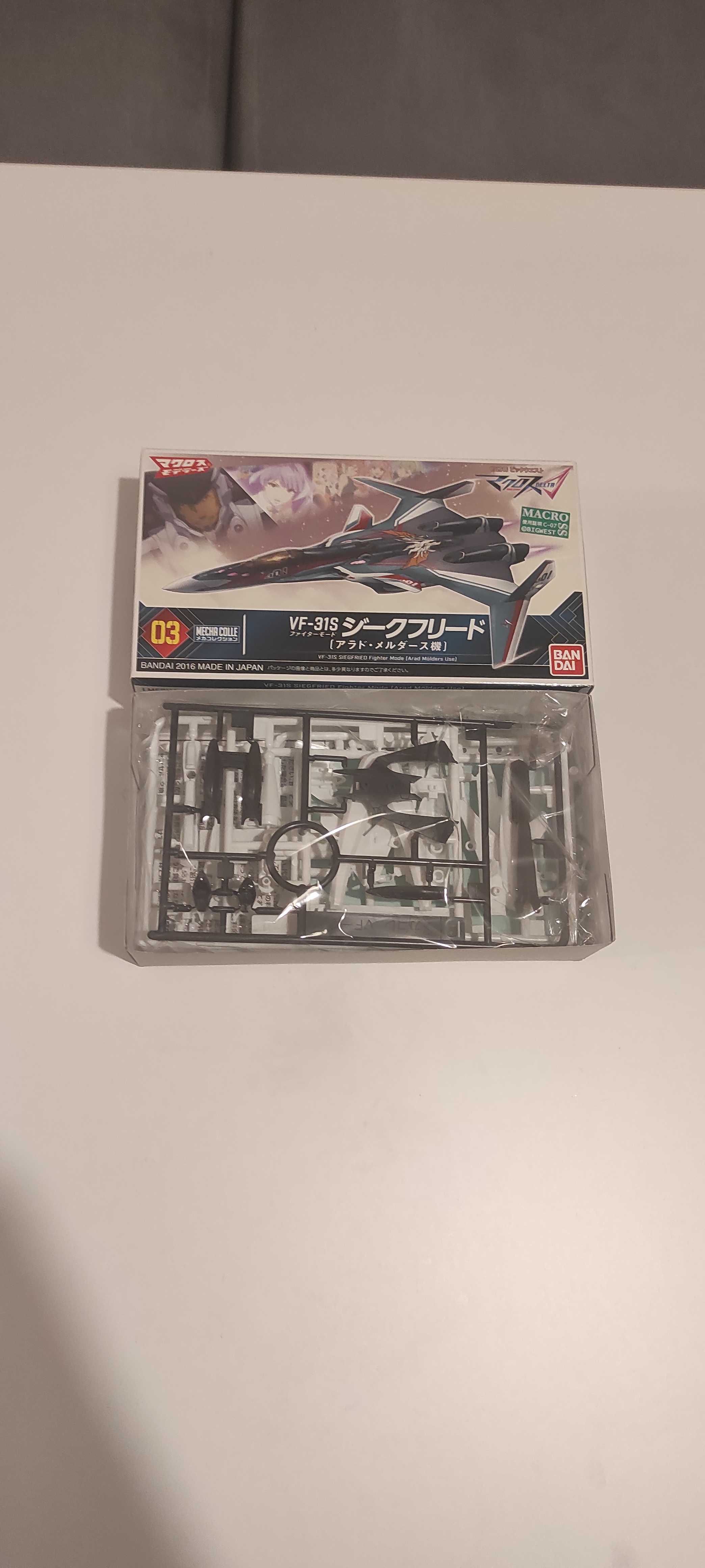 Macross Delta VF-31S Siegfried Fighter Mode (Arad Molders) Bandai