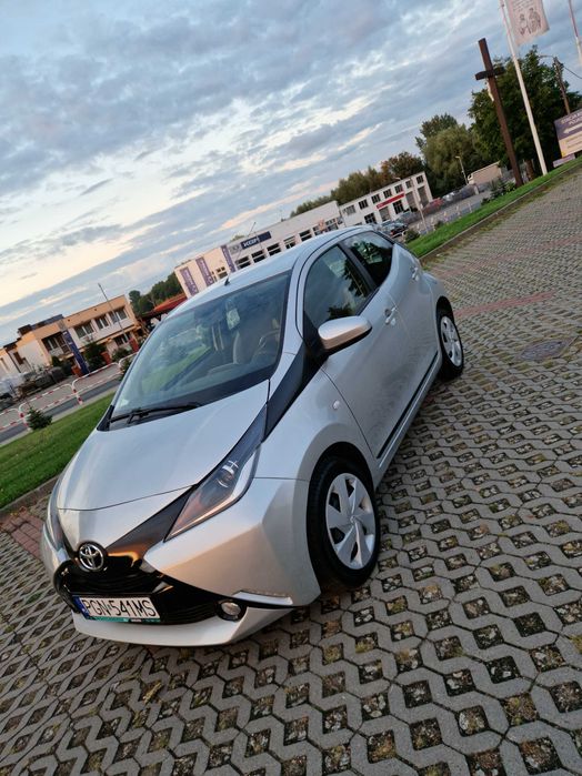 Toyota Aygo 1.0 VVT-I 69km *NISKI PRZEBIEG* (parktronic, klima)