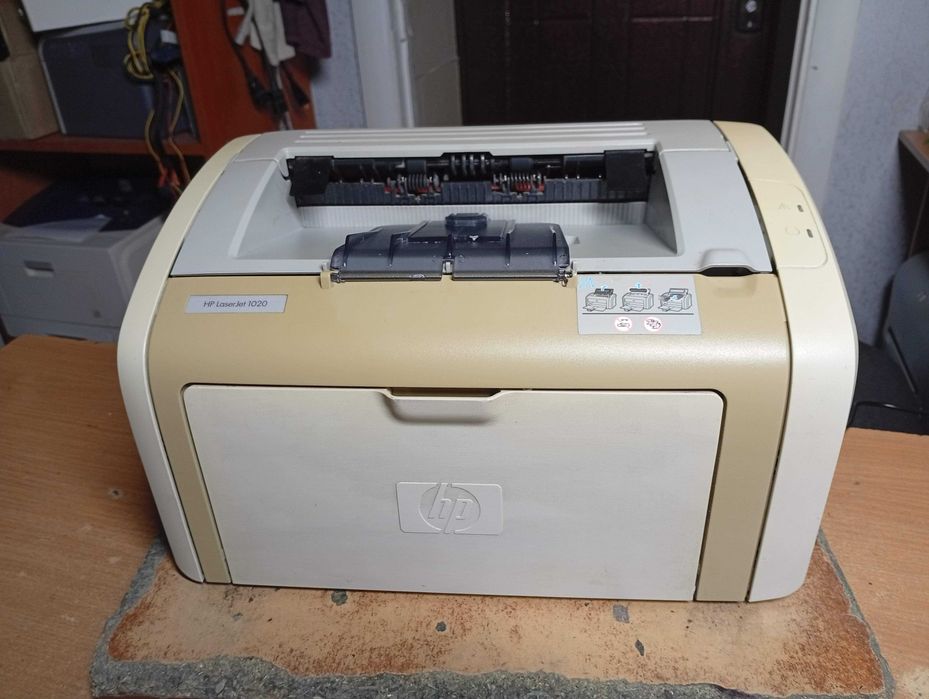 Лазерний принтер HP LaserJet 1020, заправлений 100%