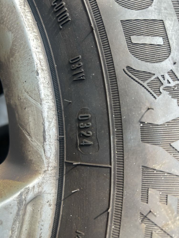 215 65 r16 C plus felgi alu orginal vw plus sruby
