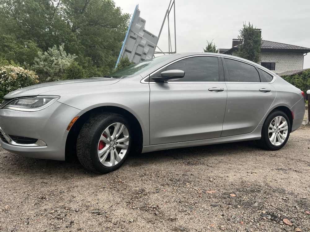 Chrysler 200 перший власник в Україні