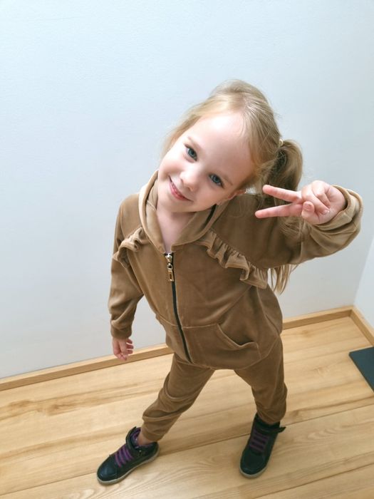 Welurowy dres, komplet rozmiar 92 - 122