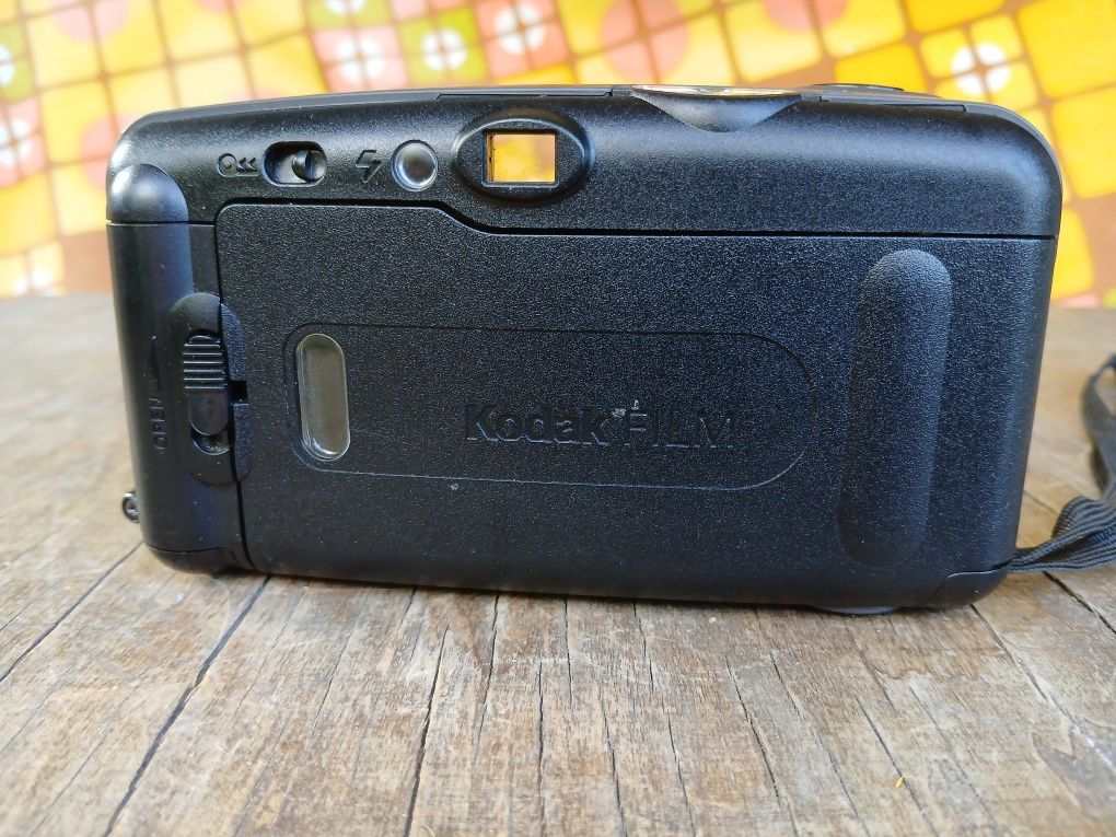 Analogowy kompakt aparat fotograficzny Kodak KB-30