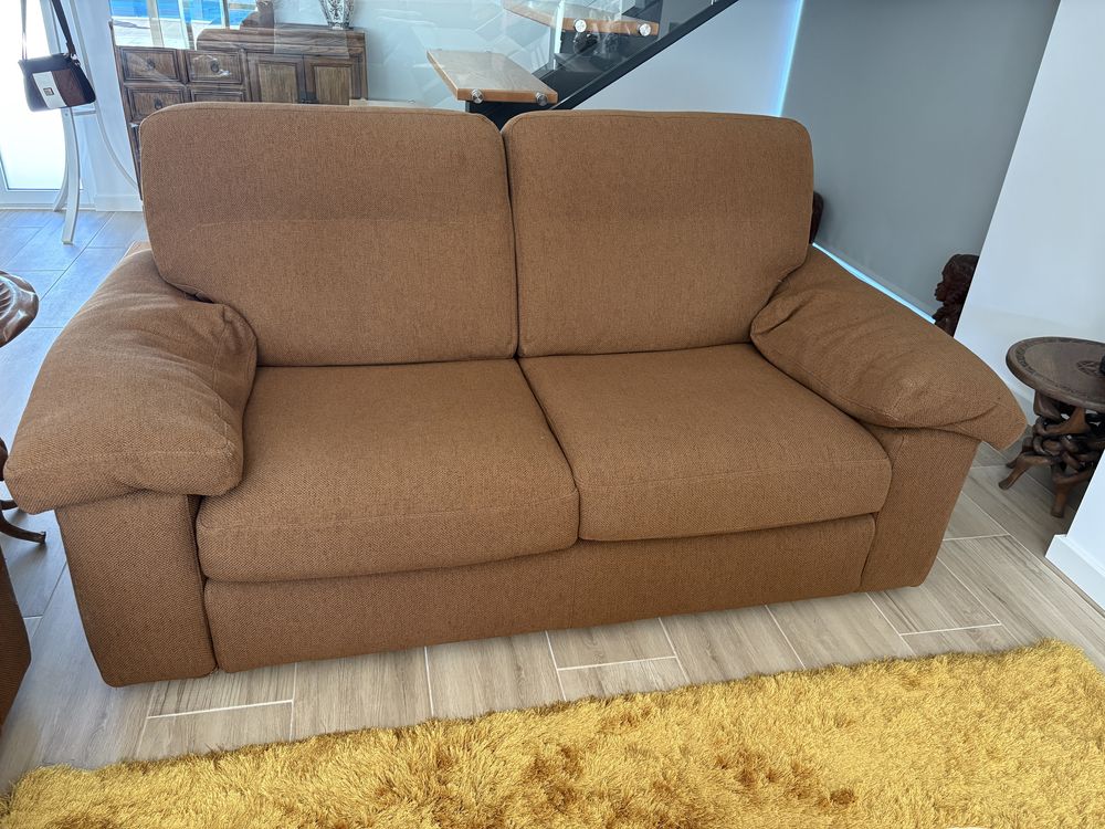 Sofa castanho pouco usado
