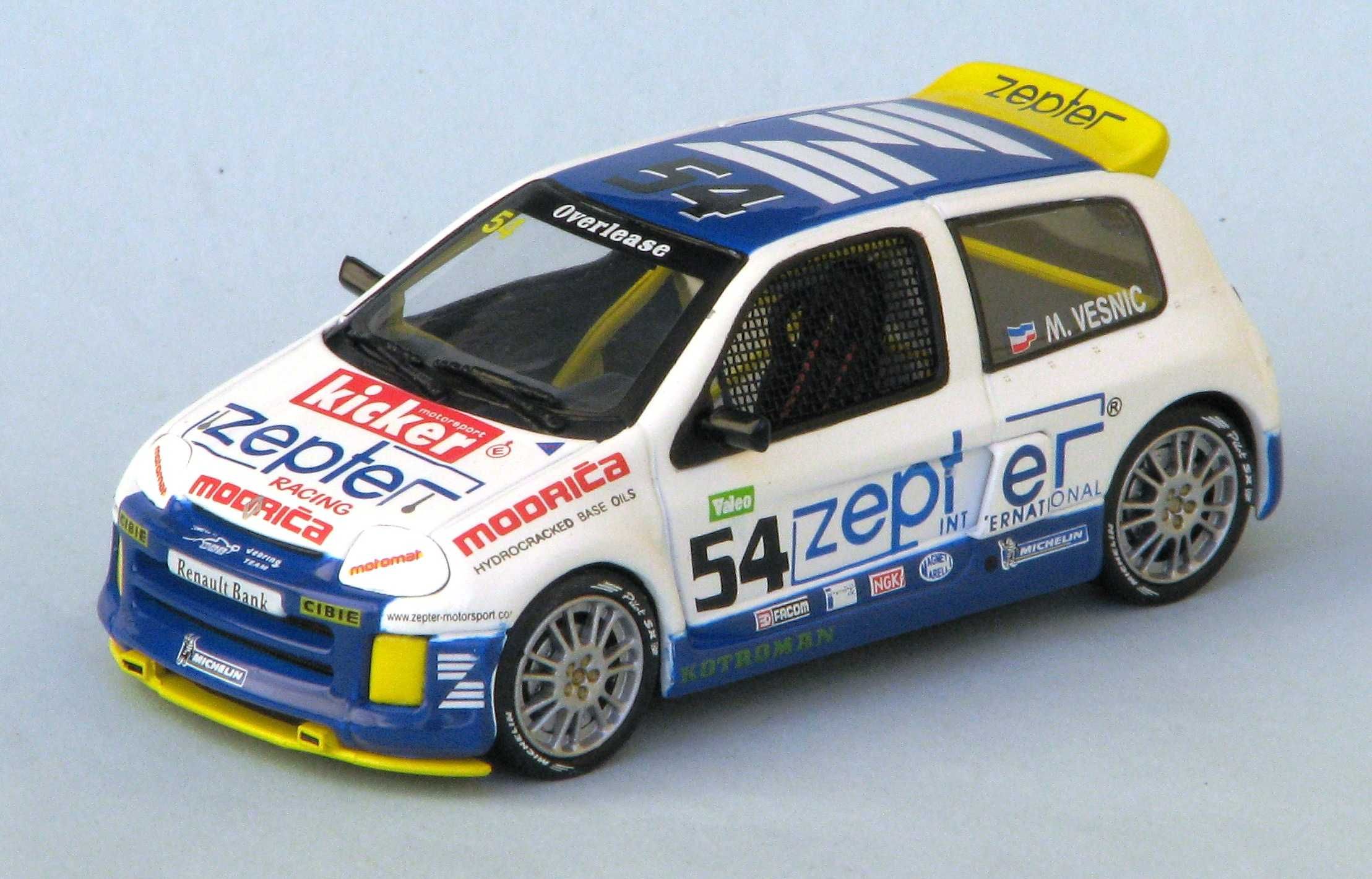 Renault Clio V6 Trophy 1/43 Universal Hobbies c/ caixa