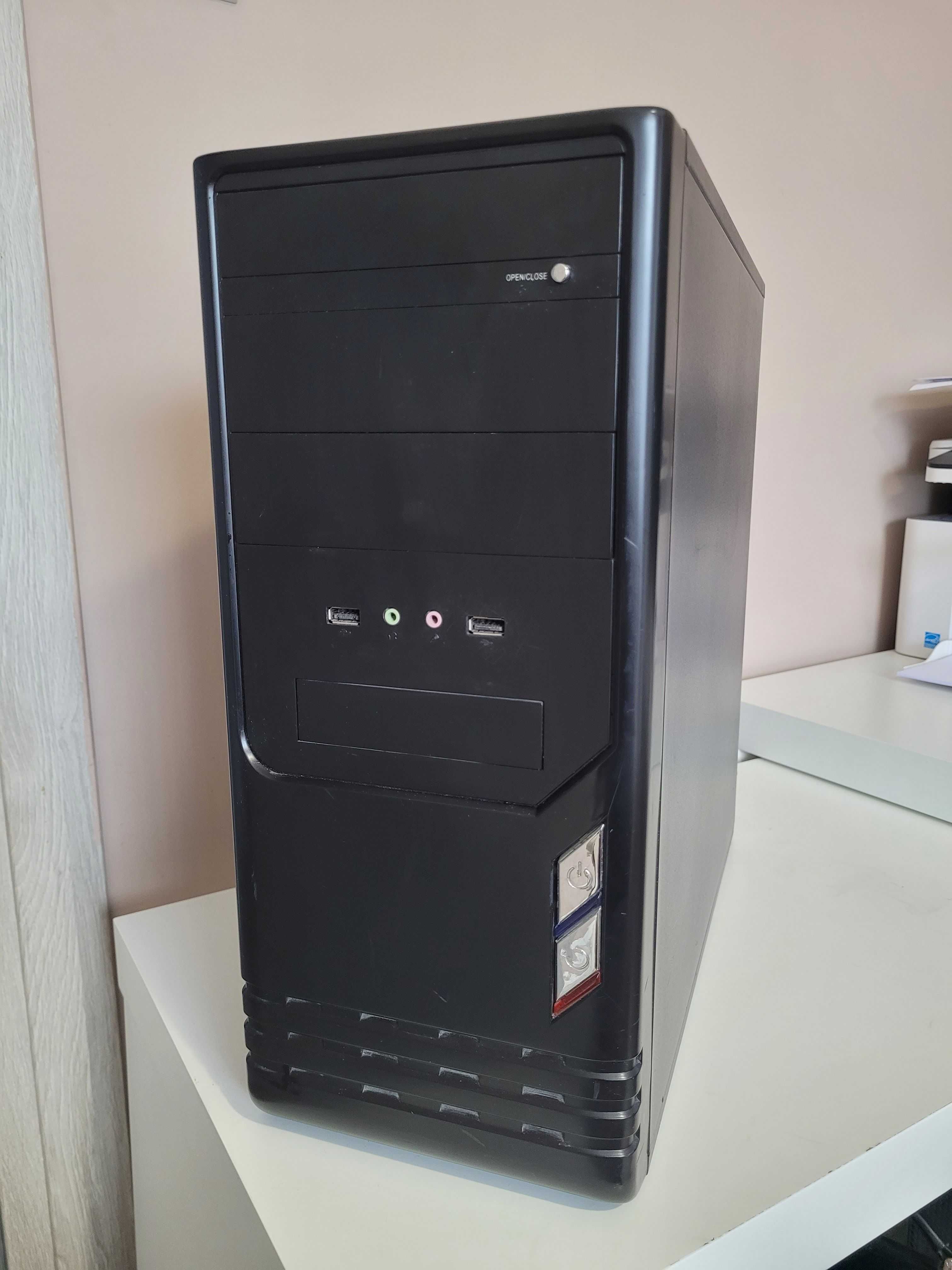 Komputer stacjonarny z kartą Radeon RX 6600