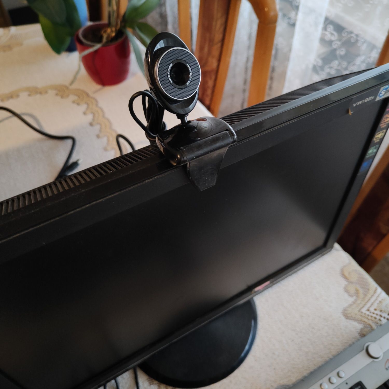 PC z monitorem22.głośnikami,myszką,kamerką