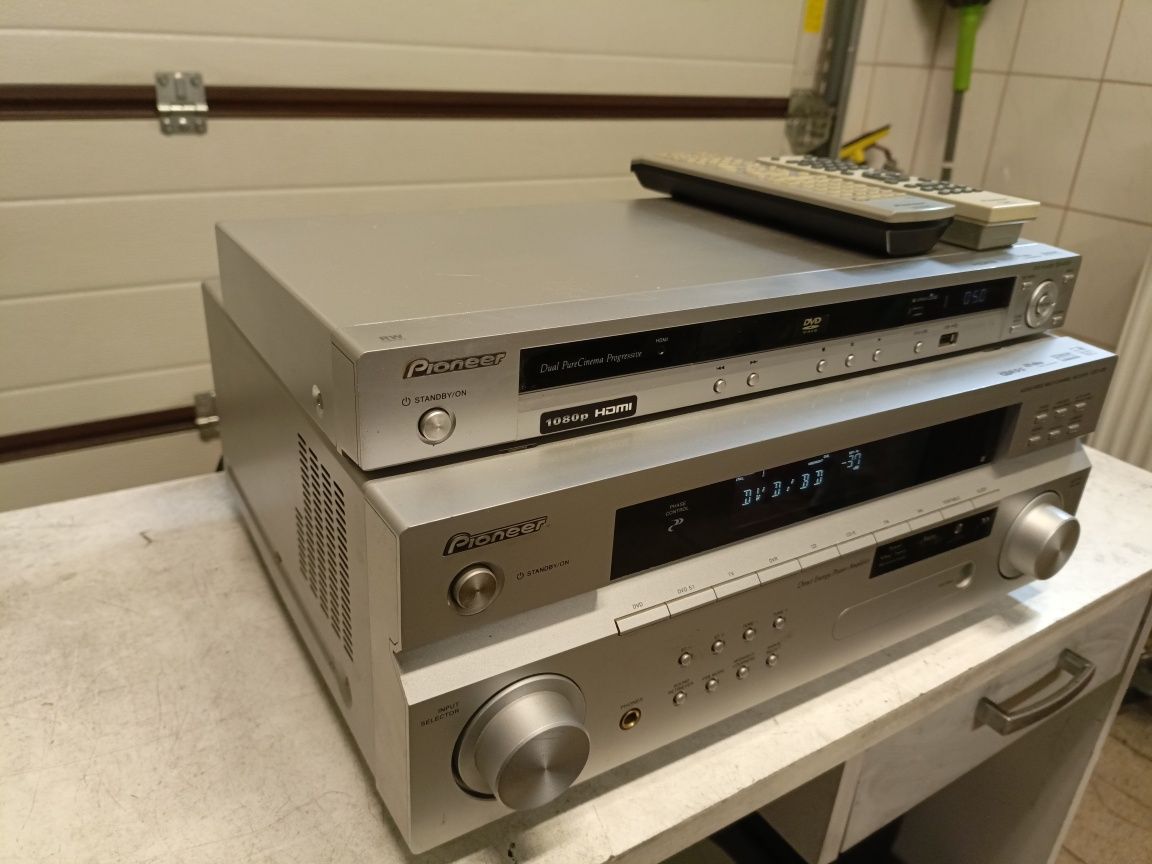 Zestaw Amplituner+DVD PIONEER, piloty