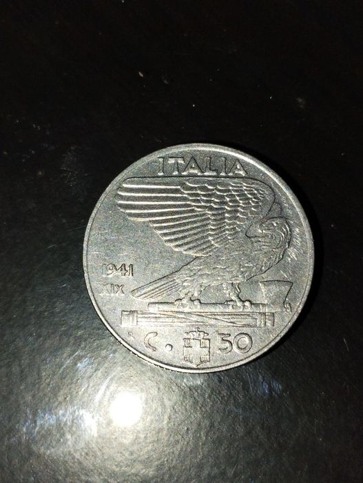 Moedas de Itália não circuladas e 50 Liras 1941 circulada