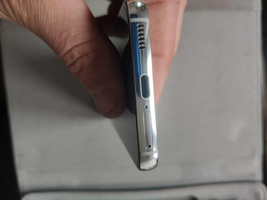 Samsung galaxy S22 8/256