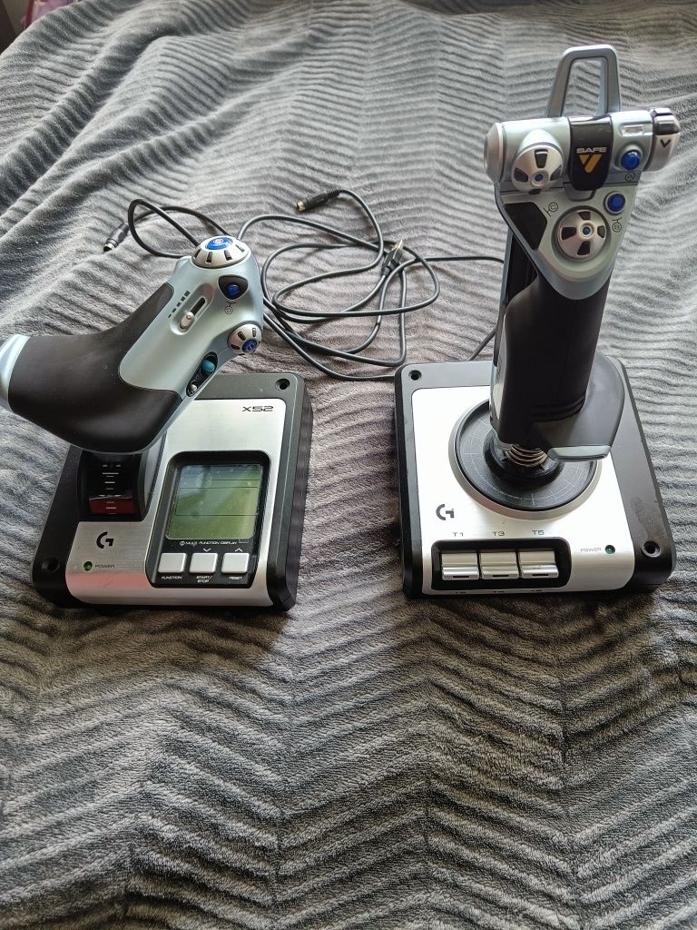 Joystick Logitech x52 HOTAS