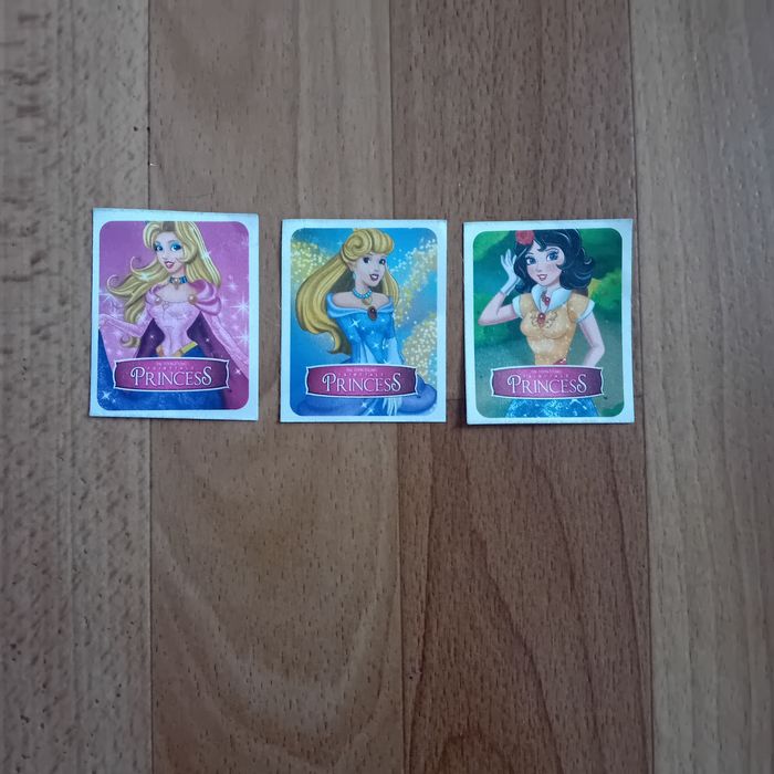 Продаю карточки и стикерсы