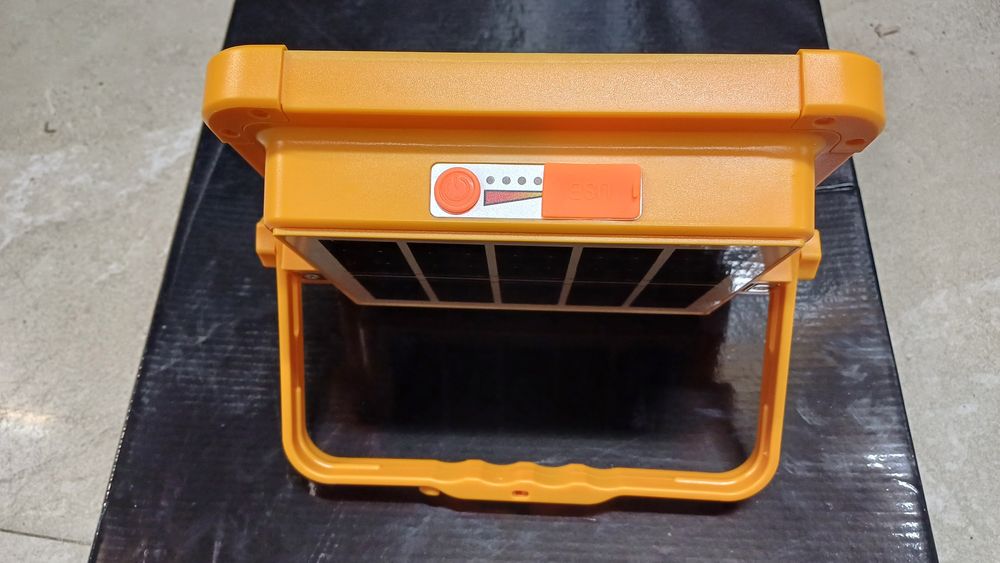 Переносний LED ліхтар - прожектор Powerbank на сонячній батареї з USB