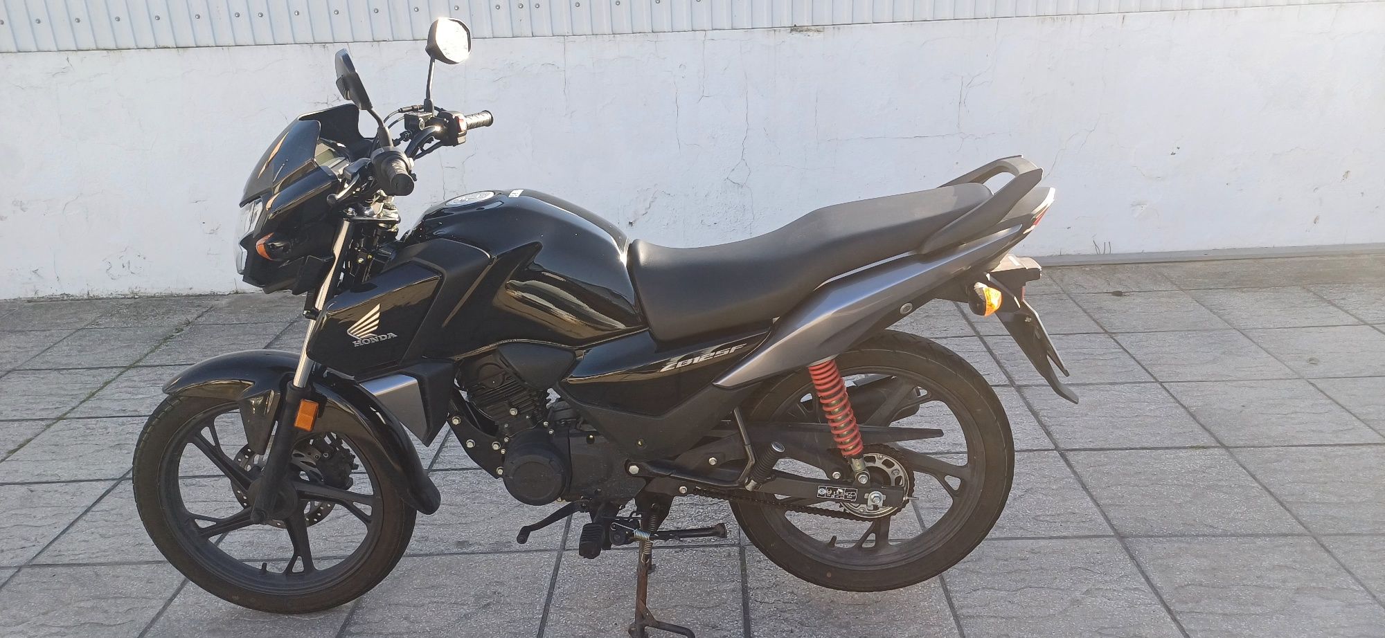 Honda CB125F 2023