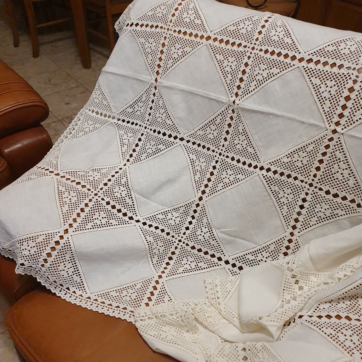 Toalha rectangular renda croché e pano