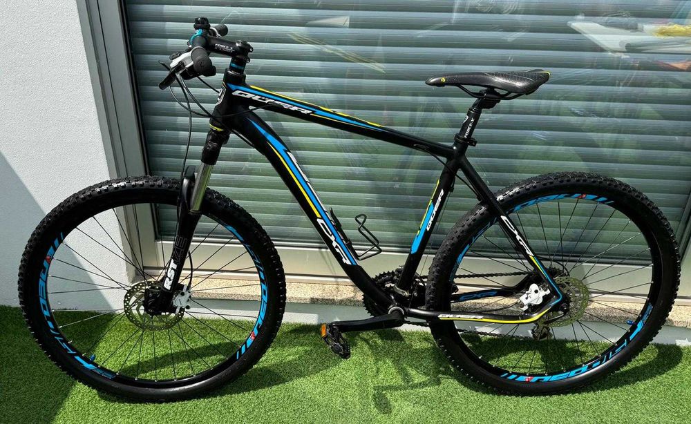 bicicleta de alumínio com travões Shimano Hidráulicos