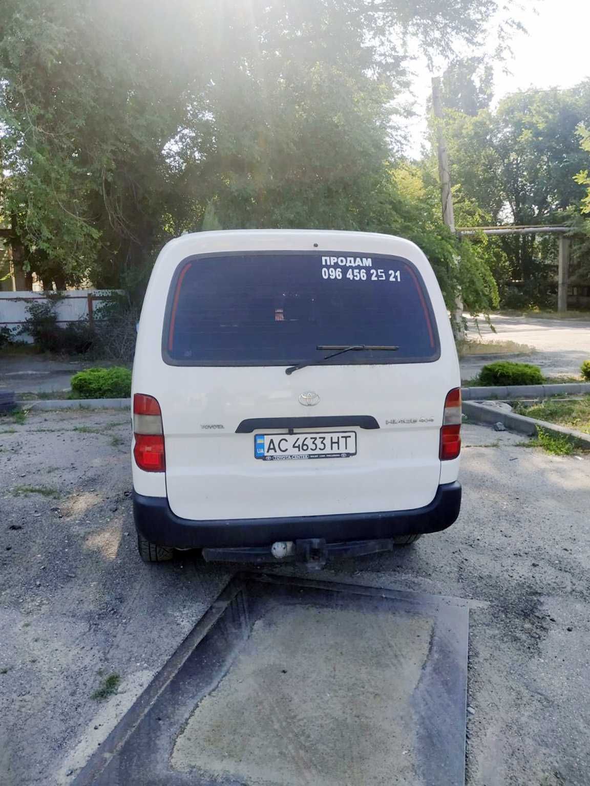 Toyota Hiace ПОЛНЫЙ ПРИВОД пассажирский 8+1 мест 2005 год