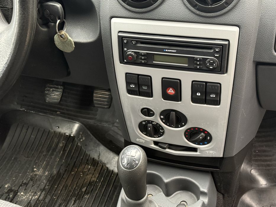 Продам       Логан