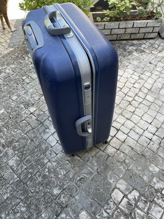 Mala de viagem grande com rodas