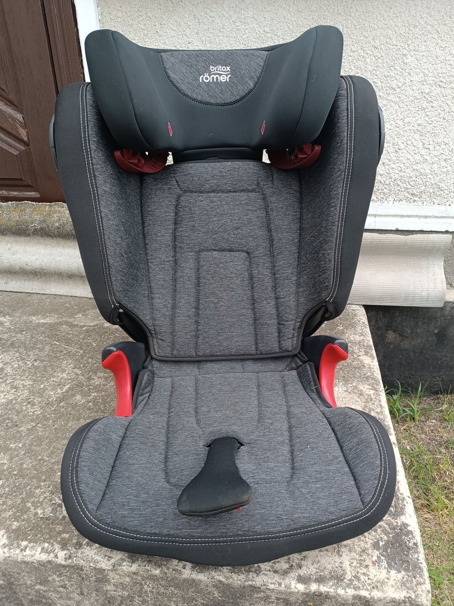 Britax Romer Kidfix 15-36кг 3-12 років