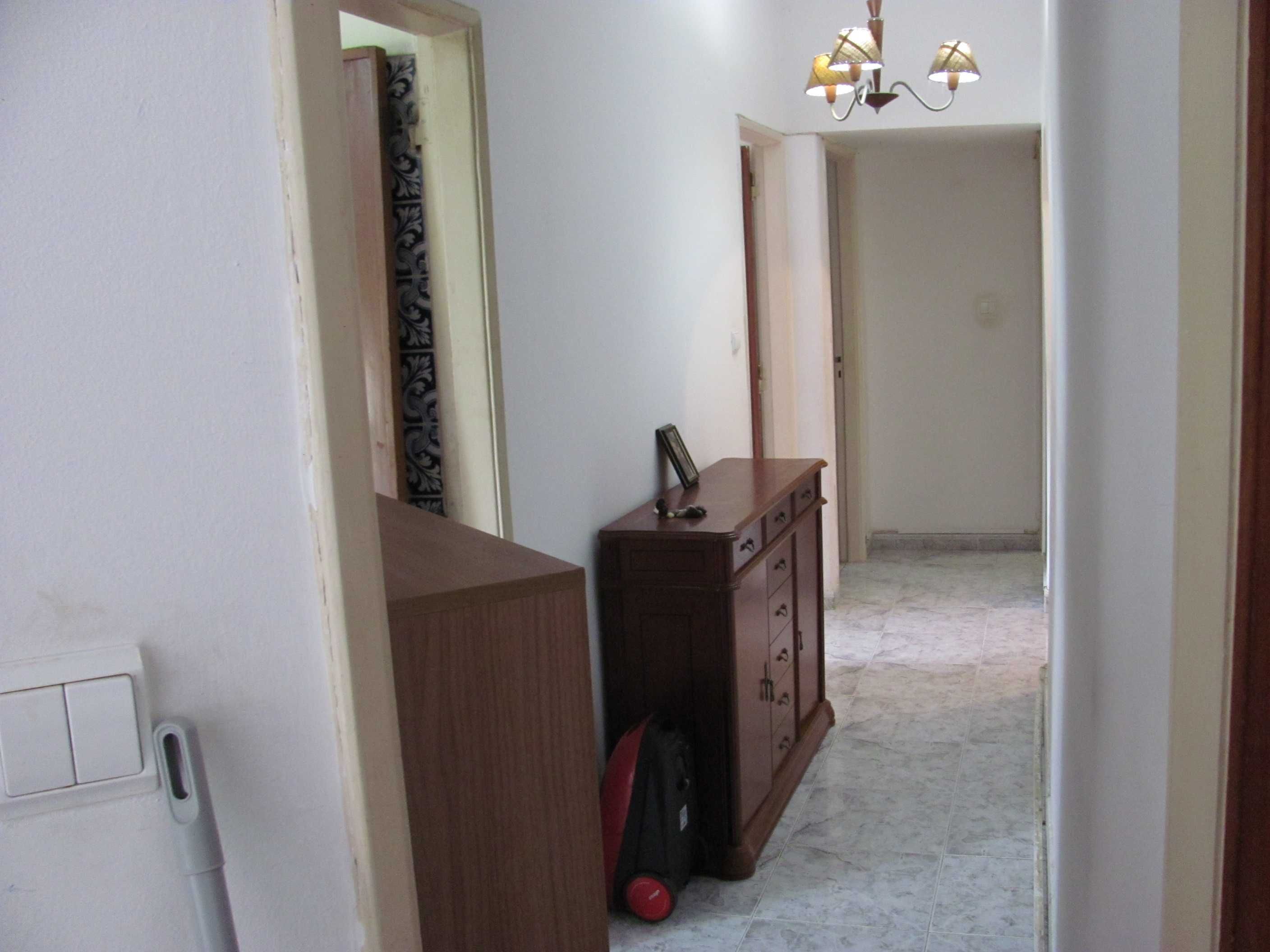 Apartamento T2 na Amadora - Casal de São Brás (junto a Vila Chã)