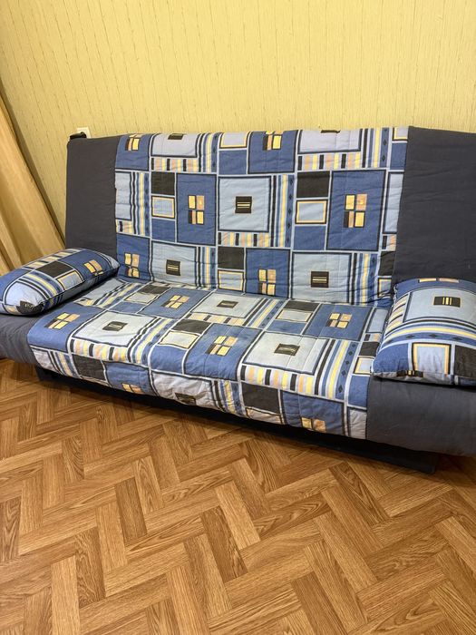 Продам диван на ламелях