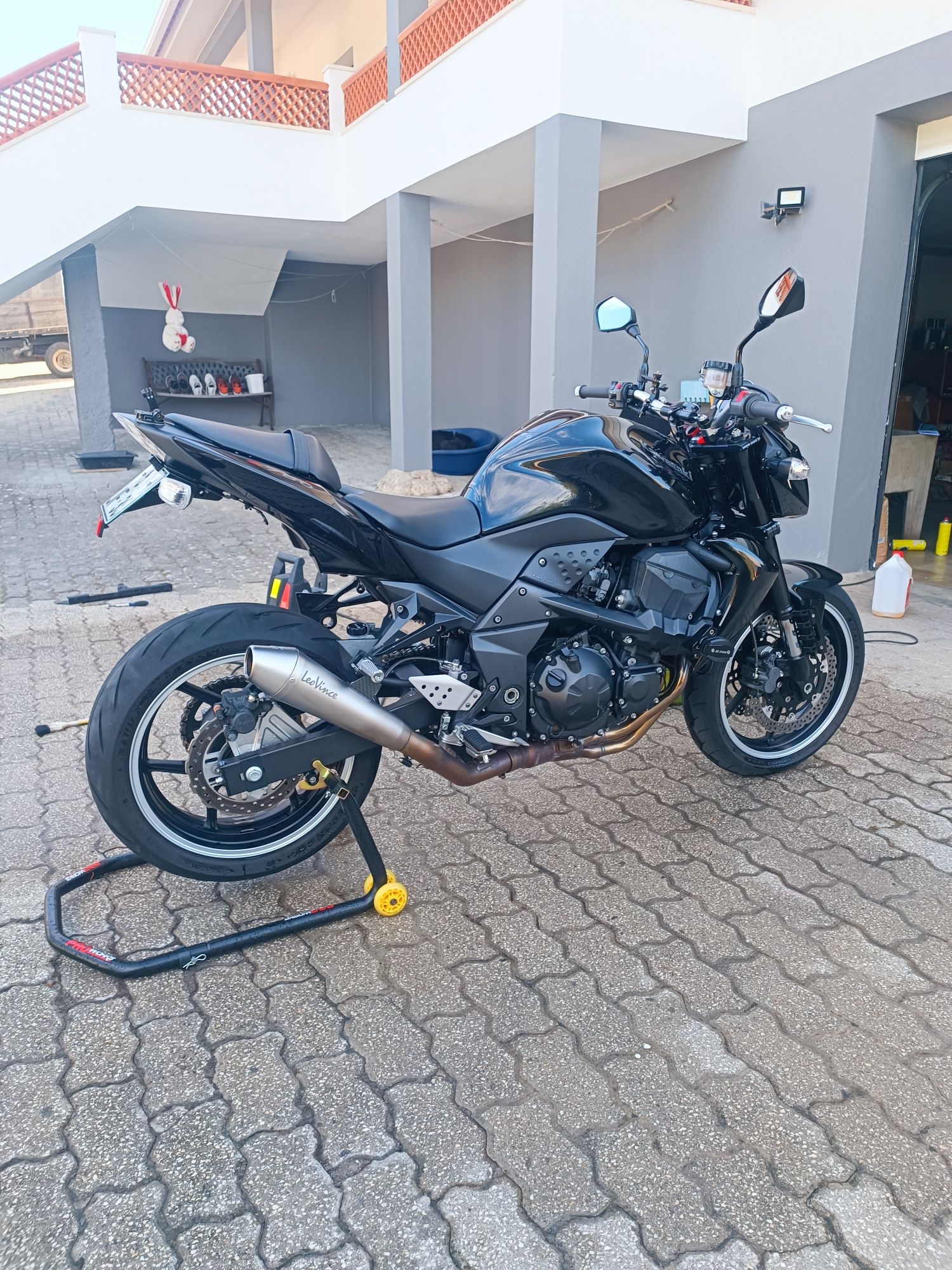 Kawasaki z750 ano 2010 +- 130cv com muitos extras