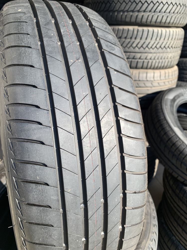 Літні шини 215/60/17 Bridgestone Turanza T005