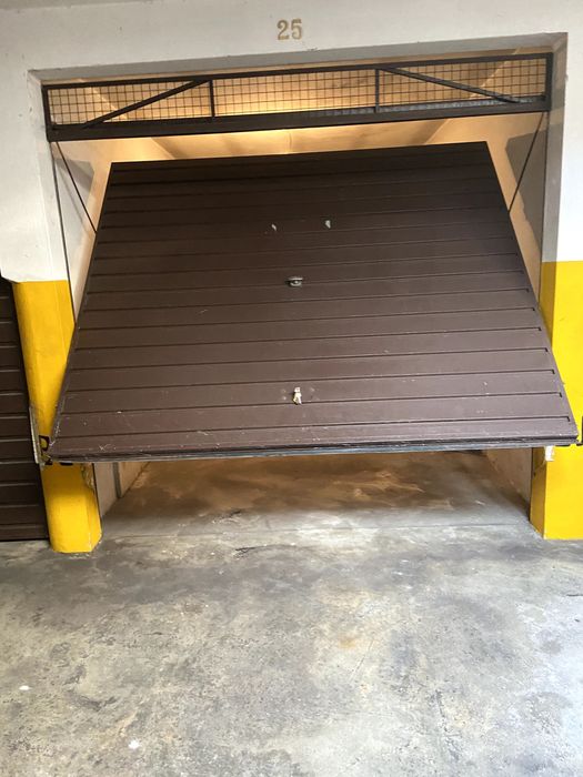 Garagem fechada / box