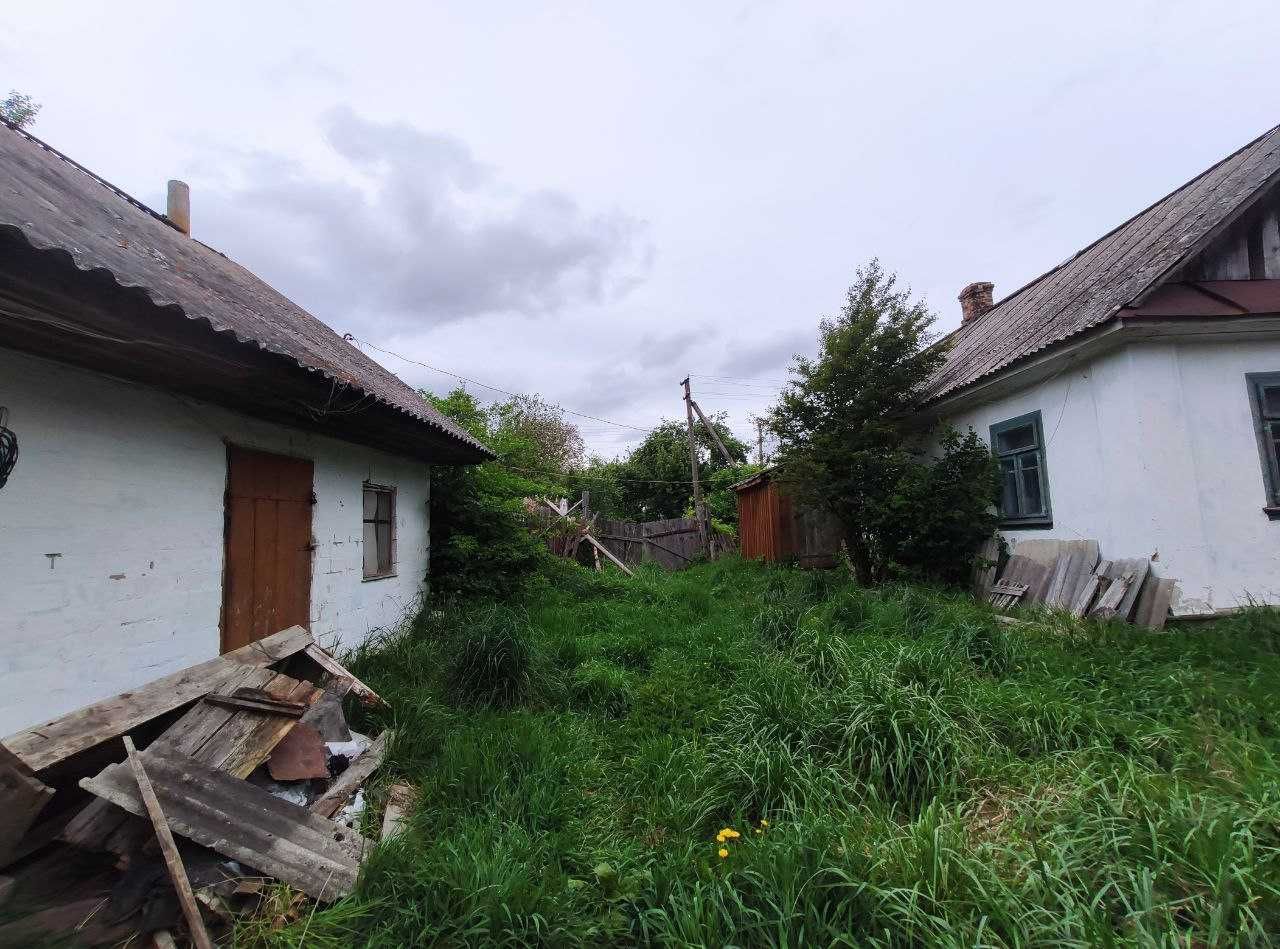 Продаж будинку  із земельною ділянкою.