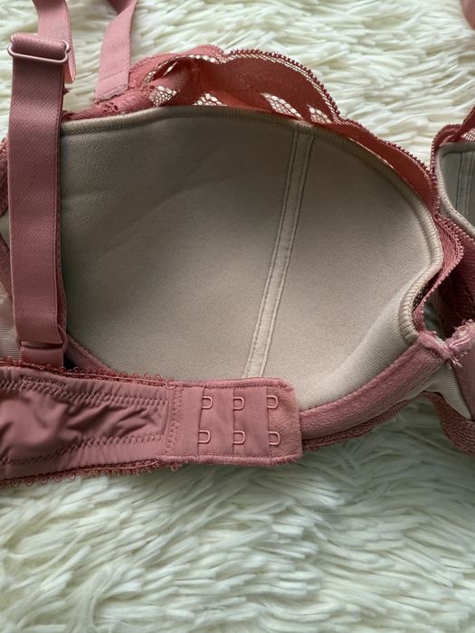 Бюстгальтер 80D  мереживний Lascana