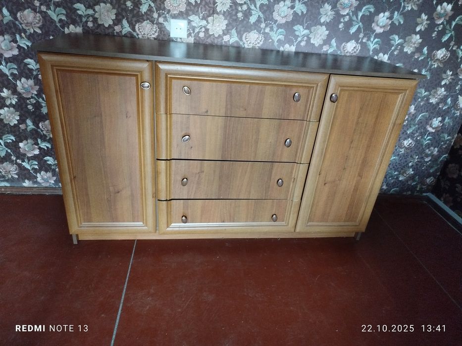 Продам комод 151см*46см