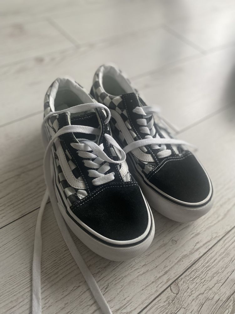 Vans’y w szachownicę