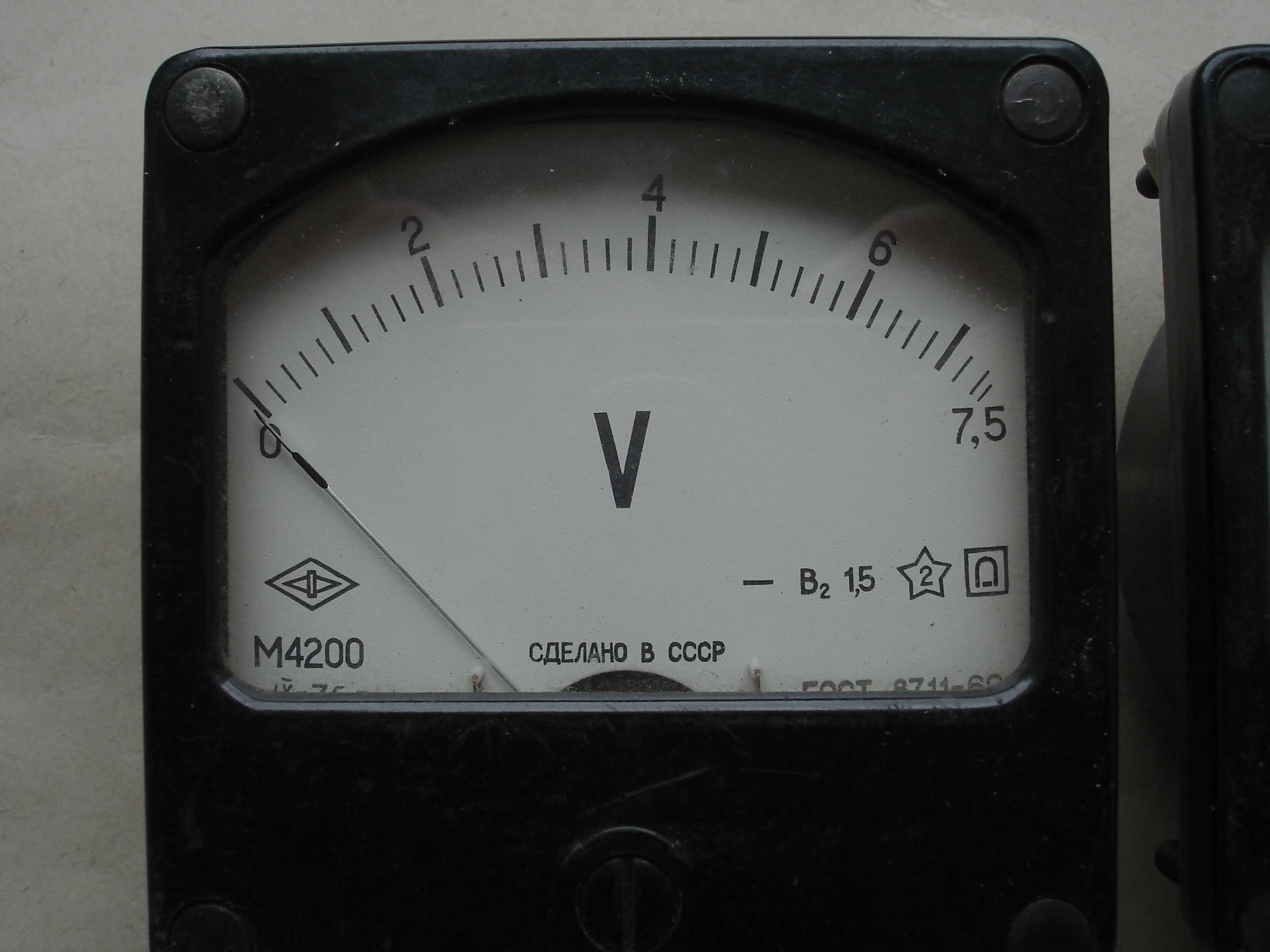 Вольтметр стрелочный М4200 1969г СССР 7,5В и 10В