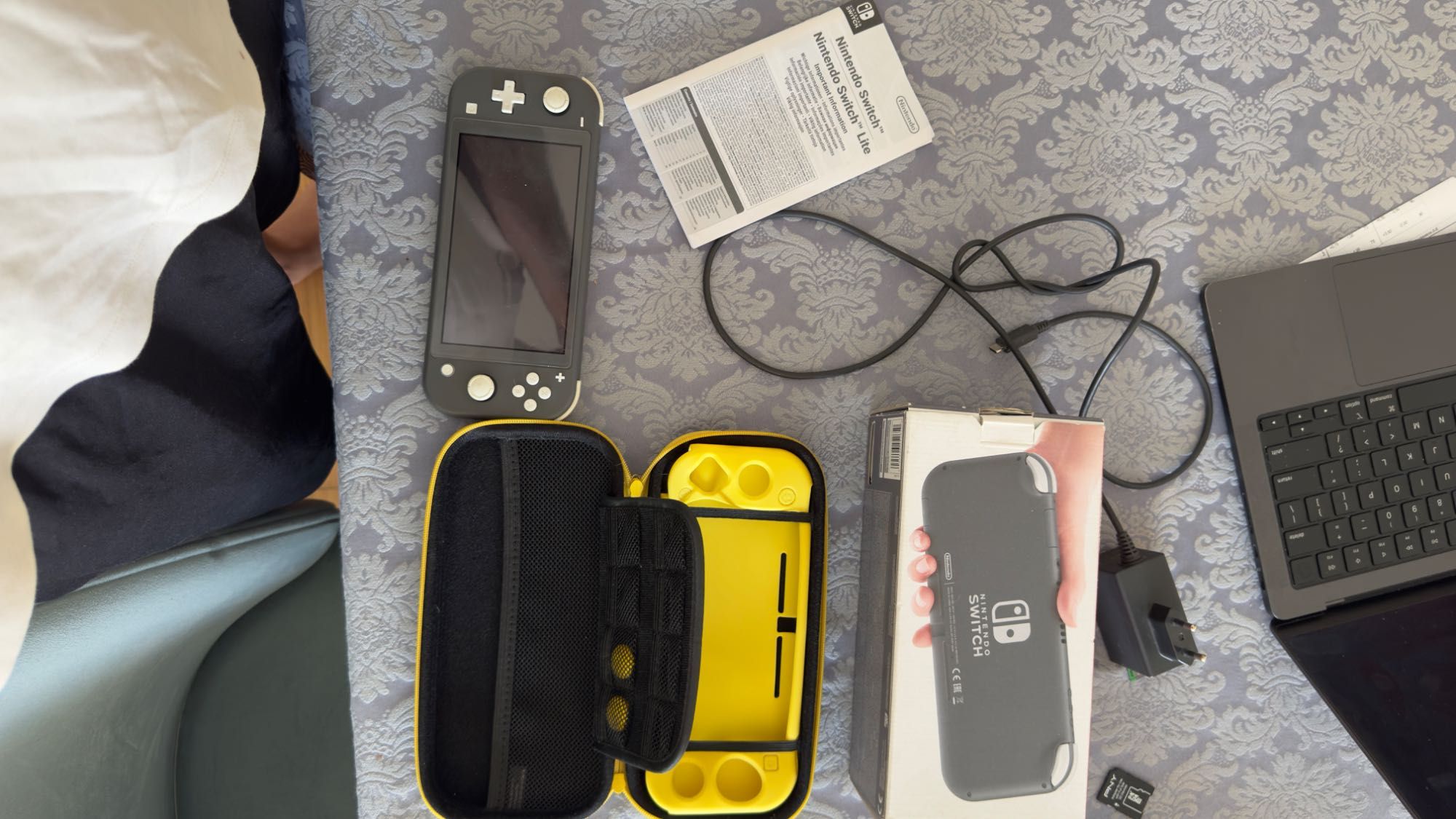 Nintendo Switch Lite Cinza + Capa e Bolsa — Excelente Estado