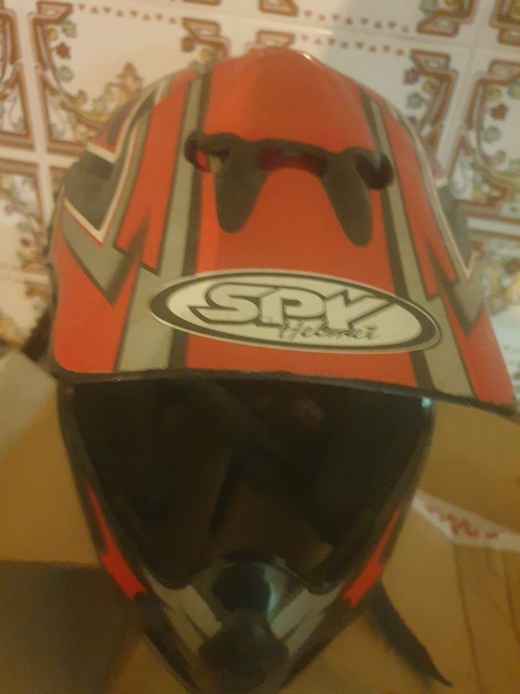 Capacete pouco usado