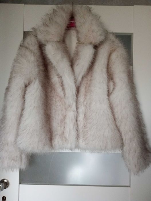 Jasne futerko rozm.M