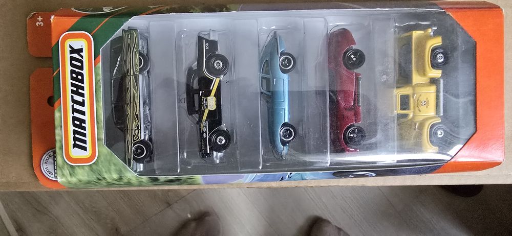 Oryginalne samochodziki Matchbox,14  modeli