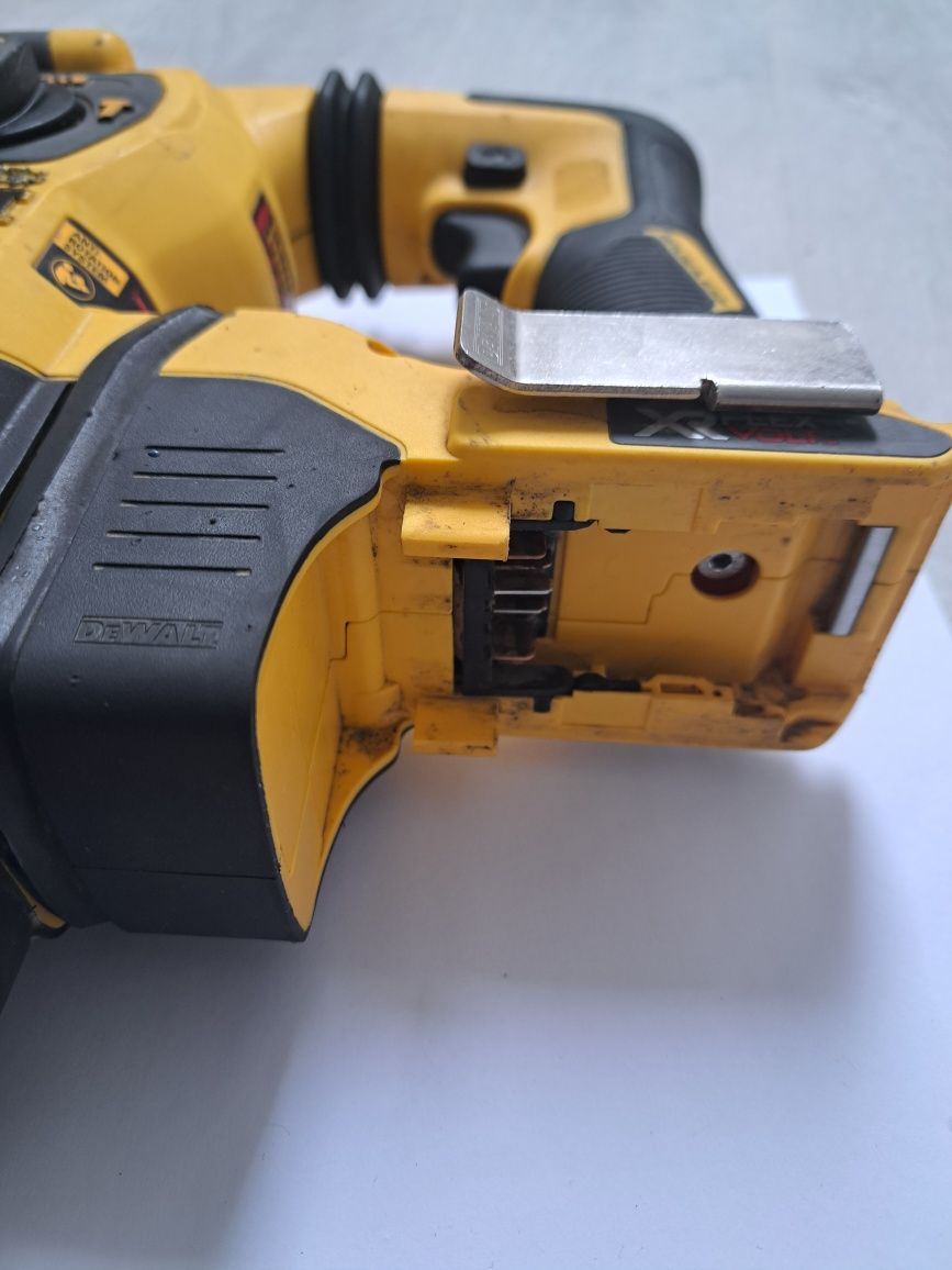 DeWalt młotowiertarka  DCH333