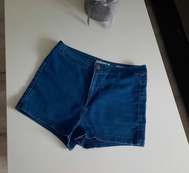 Spodenki r M reserved