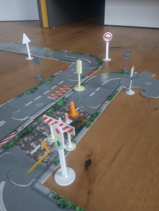 Drogowe puzzle + znaki drogowe