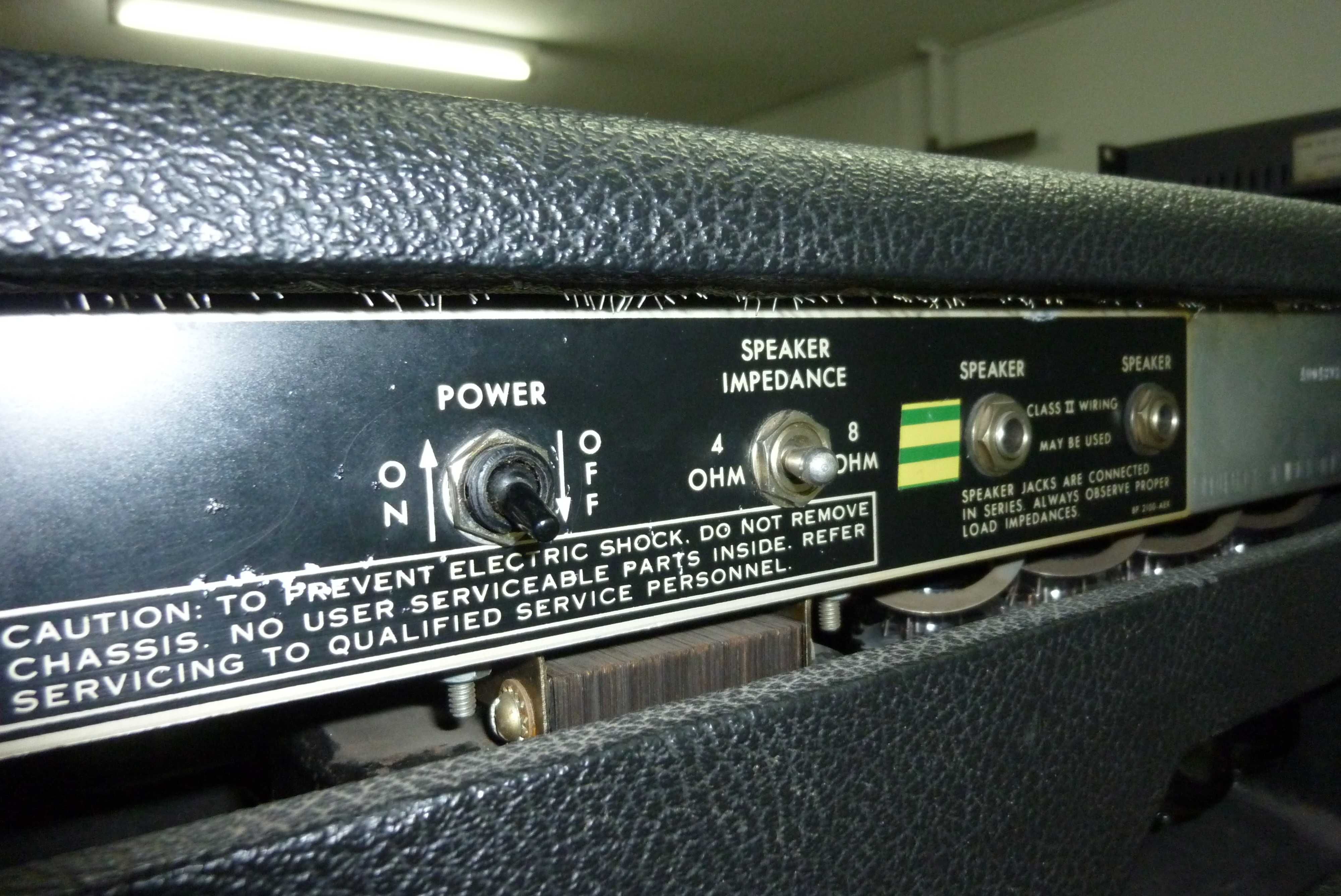Amplificador Baixo / Guitarra MusicMan 150HD - USA Vintage Anos 70/80