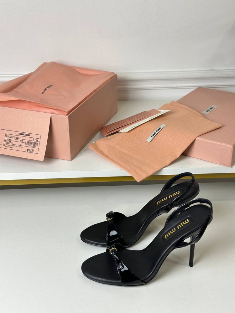 Босоніжки chanel ysl the row
