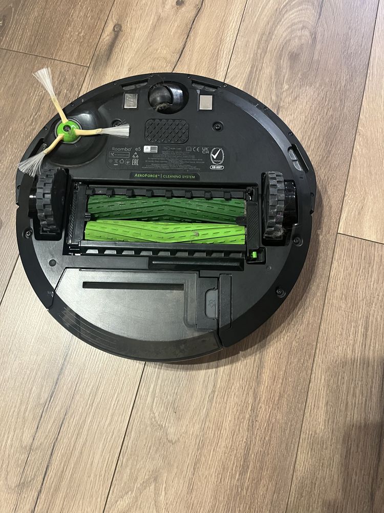 Robot sprzatajacy iRobot Roomba e5